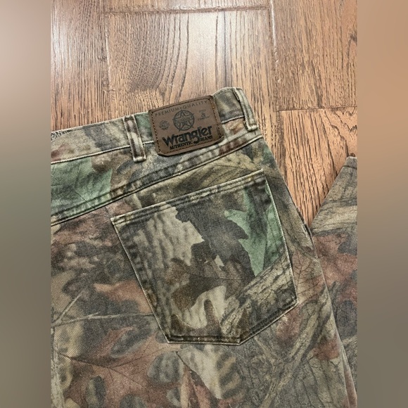 VINTAGE Wrangler Double Knee Denim Woodland Camo Hunting Jeans Pants MENS 40x32 - Picture 4 of 5